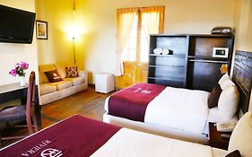 Hoteles Riviera Colonial